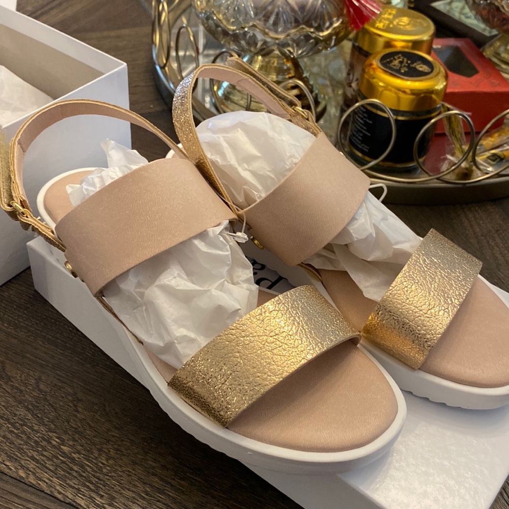 Girls sandal